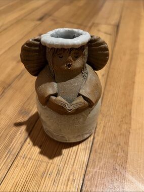 SIGNED POTTERY FIGURAL SINGING ANGEL OIL LAMP LIGHT